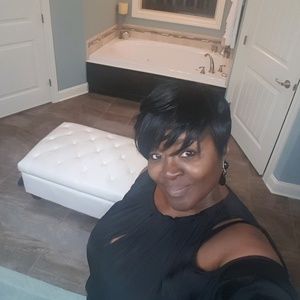 Meet your Posher, Selena